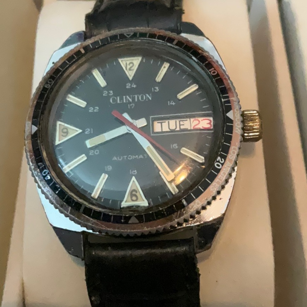 VINTAGE Clinton Automatic 17J World Time/Dive Wrist Watch with Date Day Dial